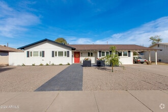 Building Photo - 5110 E Verde Ln