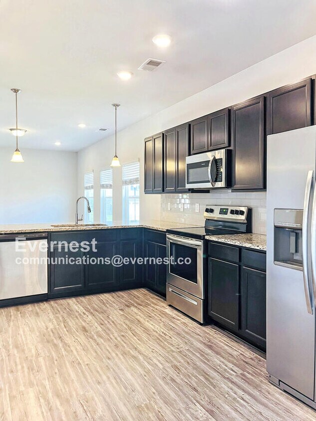 Foto principal - 2217 Silverton Dr