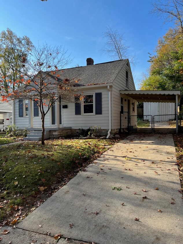 Primary Photo - 1600 Clayton Ave