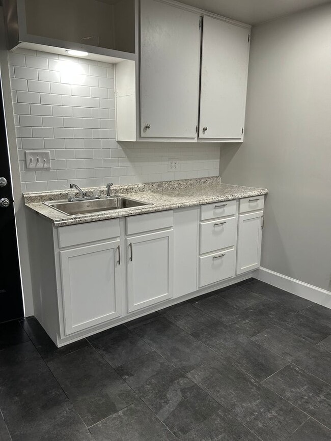 Building Photo - 806 Lexington