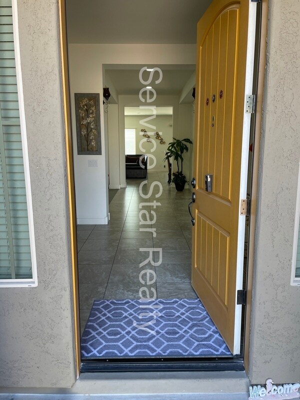 Building Photo - 2631 W Rancho Laredo Dr