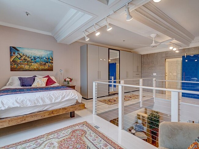 Master suite - 21 N Front St