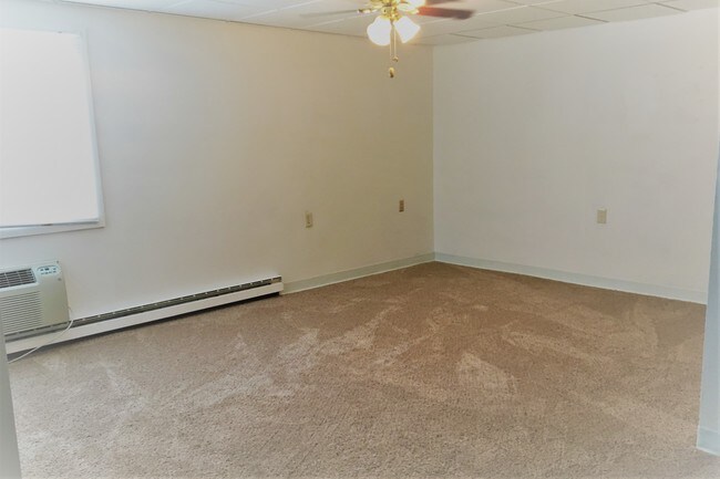 Building Photo - Camelot Apartments