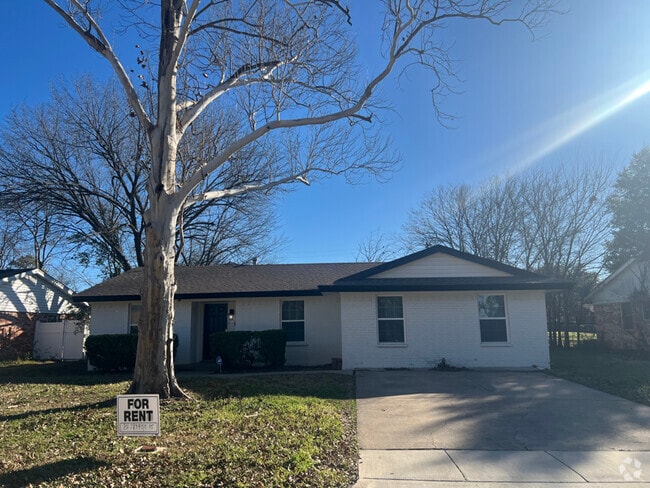 Building Photo - 4725 Darla Dr