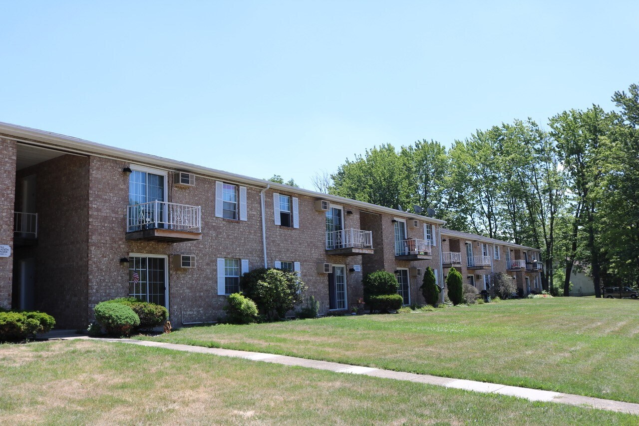 Painesville Townhouse Apartments – photo 2