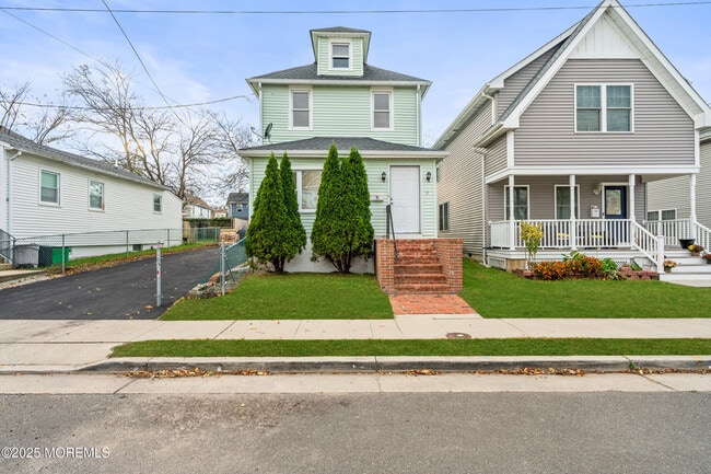 Building Photo - 11 Dewitt Ave