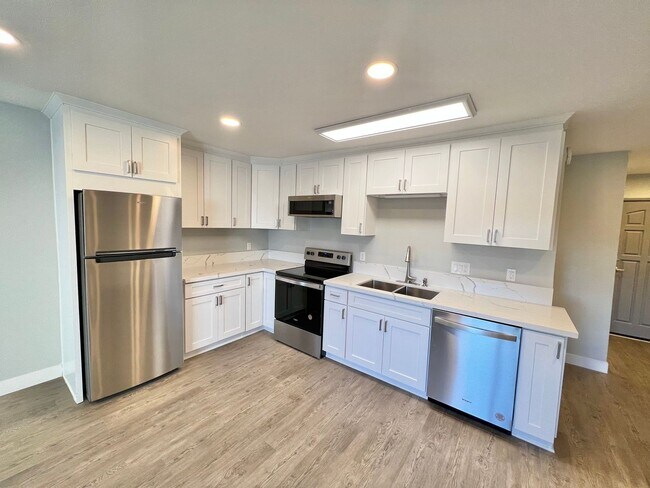 Foto del edificio - Resort-Style Coastal Studio with Pool, Jacuzzi & Rooftop