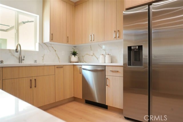 Foto del edificio - 17061 Knapp St