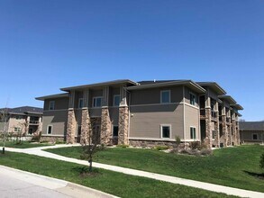 Building Photo - 2810 Bobcat Dr