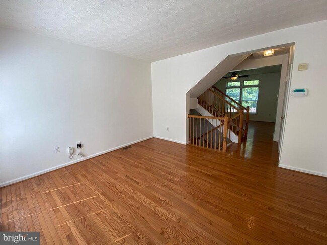 Foto del edificio - 3208 Orient Fishtail Rd