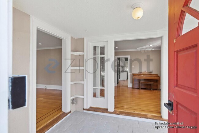 Building Photo - 146 N 12th St