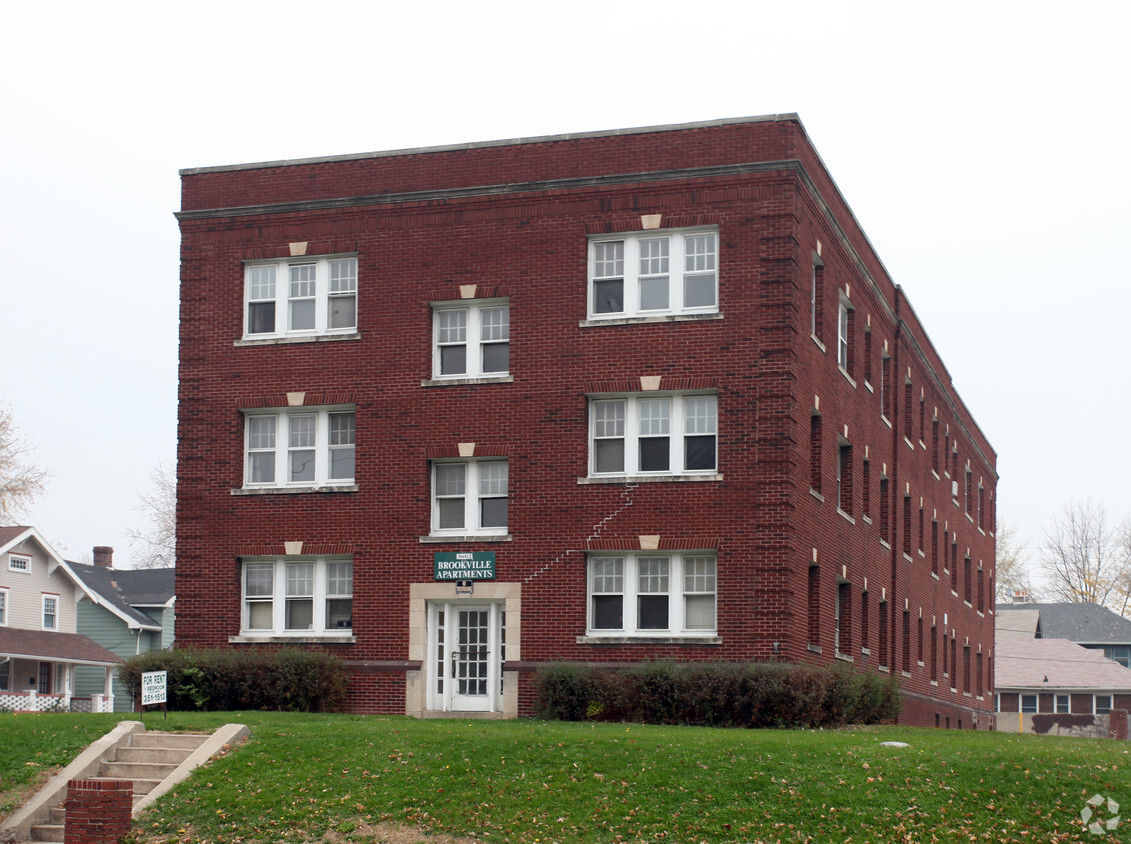 Building Photo - Brookville Apartments