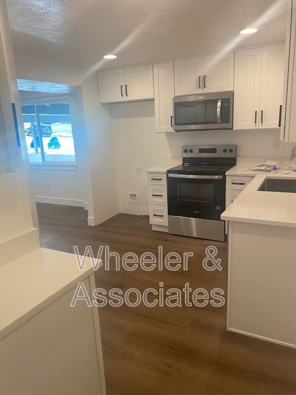 Building Photo - 3718-3718 Brinker Ave