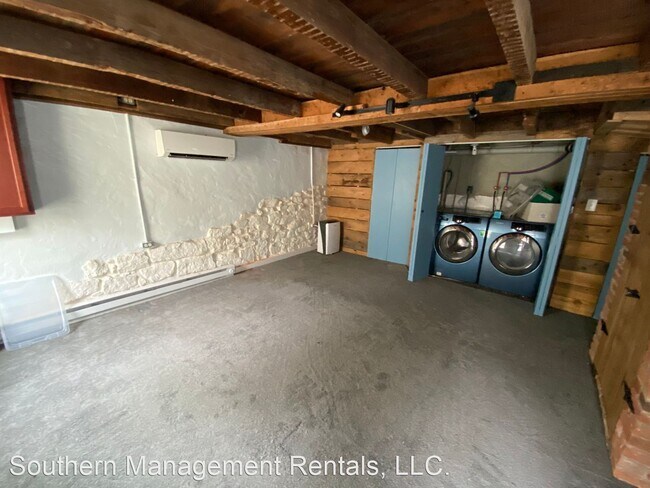 Foto del edificio - 1 br, 1 bath House - 114 North St