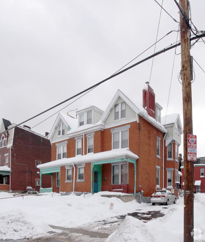 Building Photo - 324 Oakland Ave