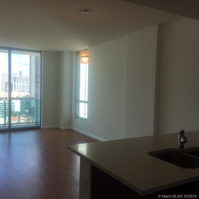 Foto del edificio - 333 NE 24th St