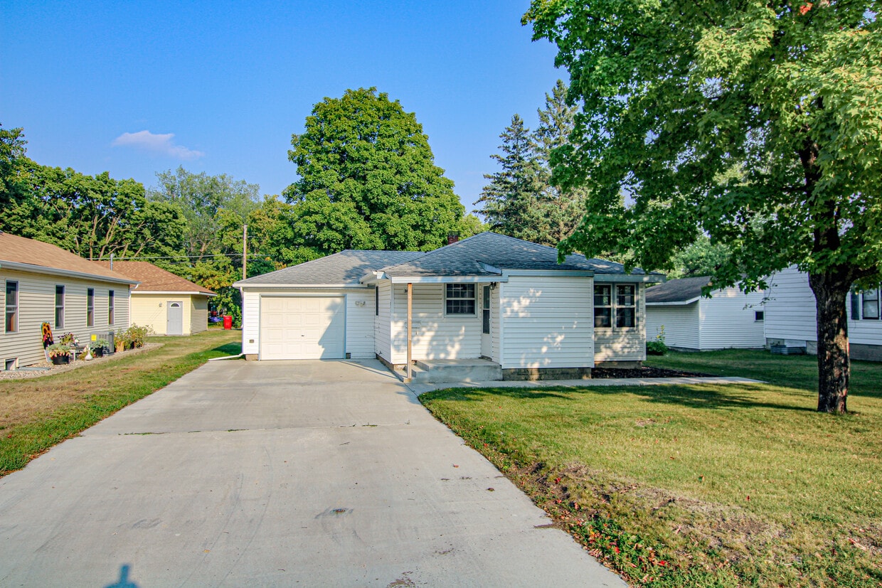 1417 Ash St, Alexandria, MN 56308 House Rental in Alexandria, MN