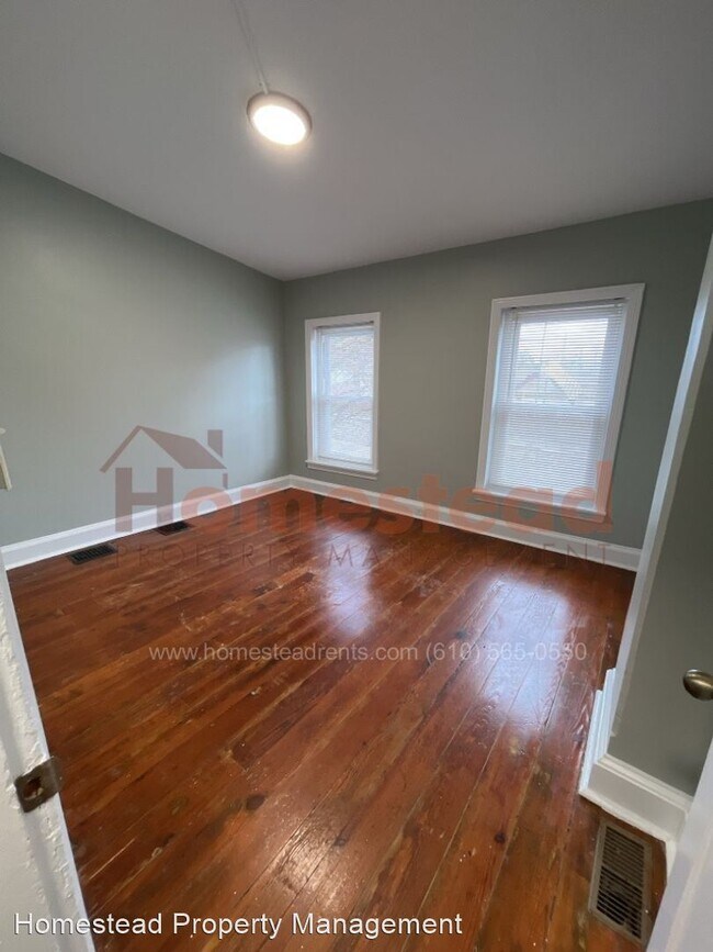 Building Photo - 3 br, 1 bath House - 911 Mulberry St