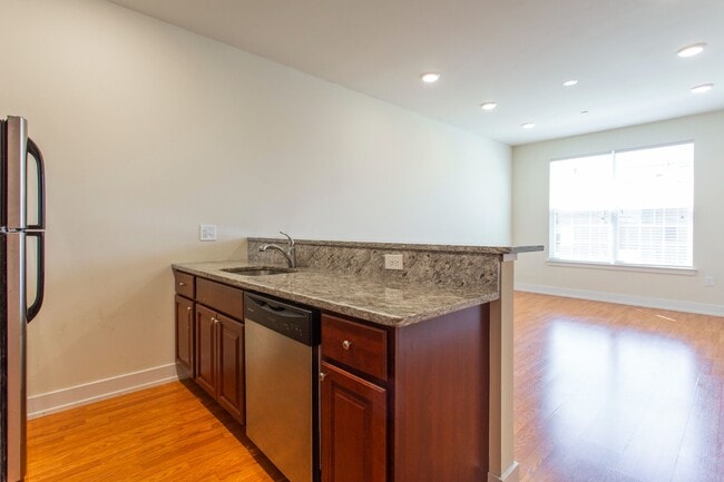 Foto del edificio - 1405 N Sydenham St