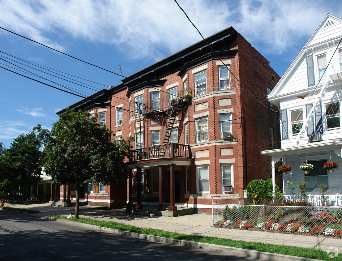 Building Photo - 69-71 Washington St