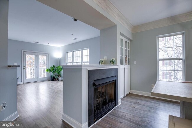 Foto del edificio - 8069 Gatehouse Rd