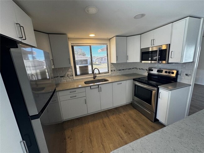 Building Photo - 1003 Oren Ave