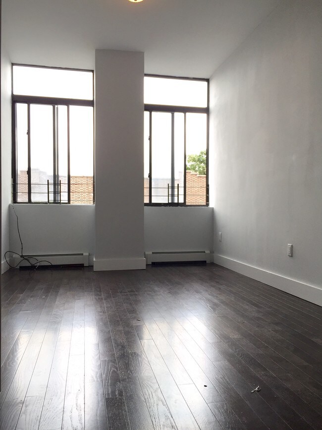 Foto del edificio - 714 Seneca Ave