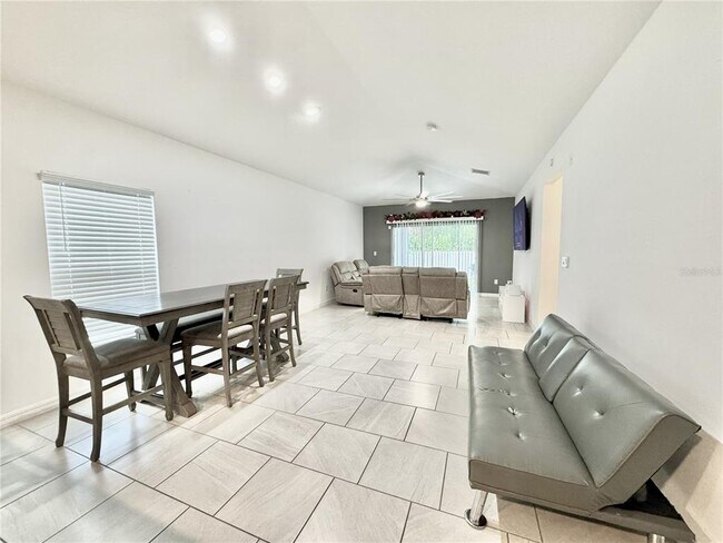 Foto del edificio - 1082 Chase Austin Way