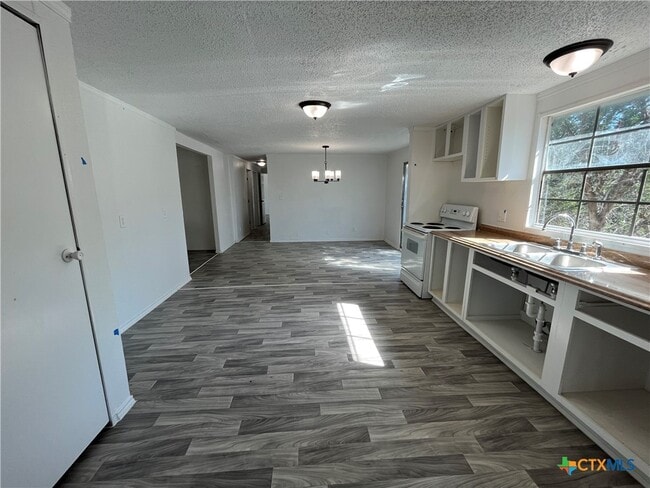 Building Photo - 5037 Chimney Rock