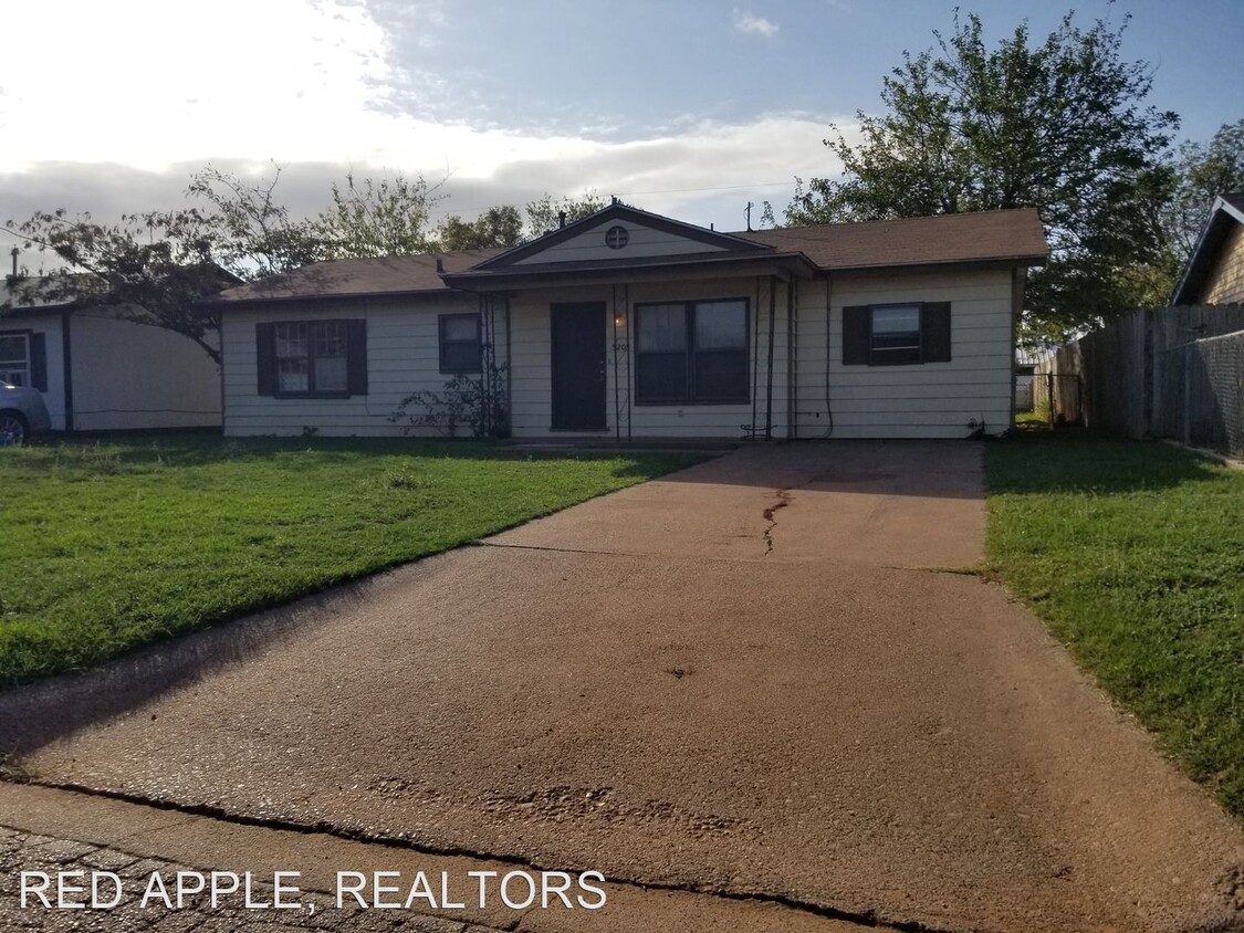 Primary Photo - 3 br, 1 bath House - 5209 Congress Ave.