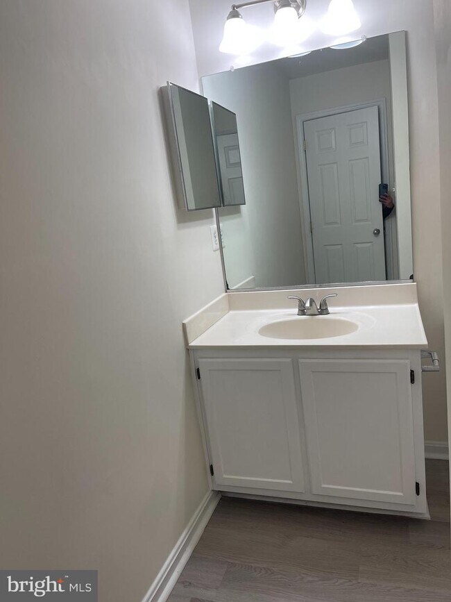 Foto del edificio - 22150 Trailside Square