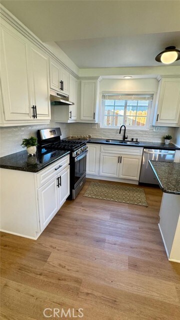 Foto del edificio - 1502 W Hemlock Way