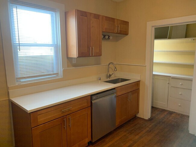 Foto del edificio - One Bedroom Single Family!