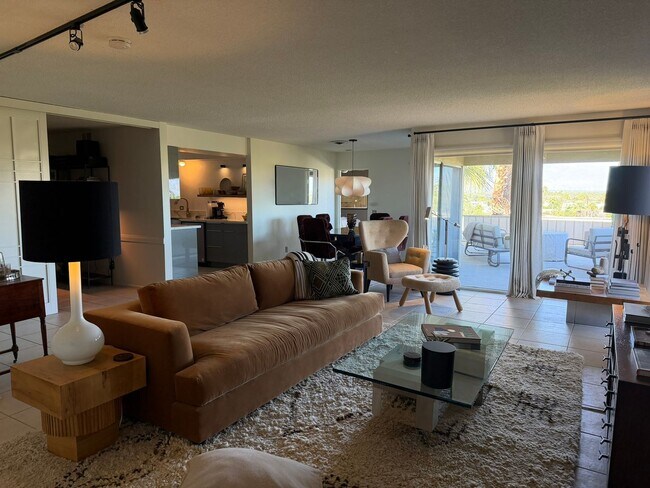 Foto del edificio - Rimcrest Mid Modern,Long Term, Unfurnished