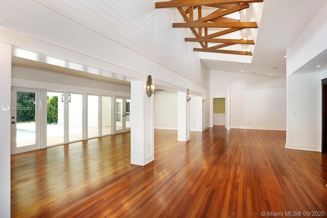 Foto del edificio - 4685 SW 74th St