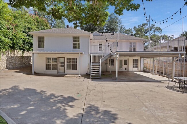 Foto del edificio - 3414 Westcliff Rd S