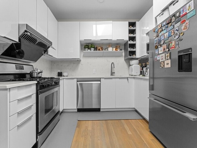 Building Photo - 433 Marlborough St