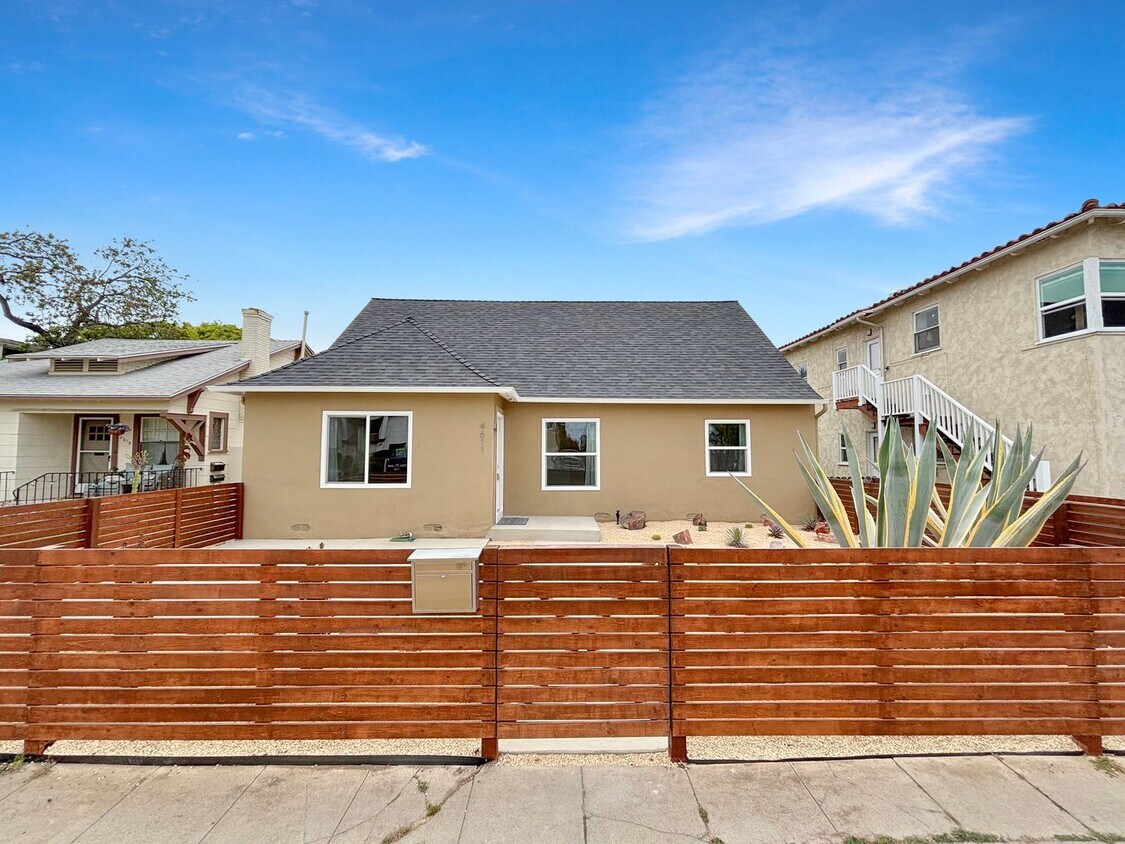 Foto principal - Stunning 3BD/2BA House in University Heigh...