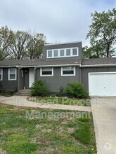 Building Photo - 1035 NW 70th Ct