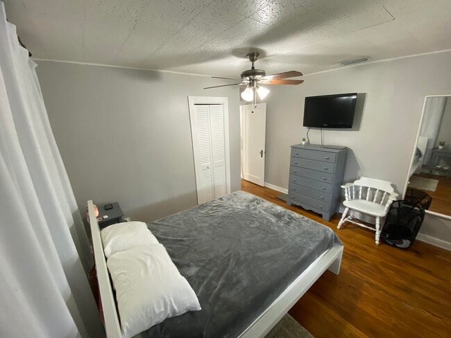 Foto del edificio - 712 Briggs St