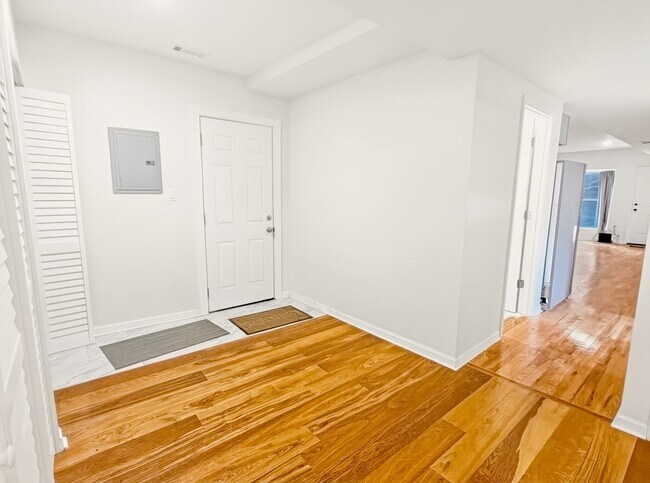 Foto del edificio - 1637 W 18th St