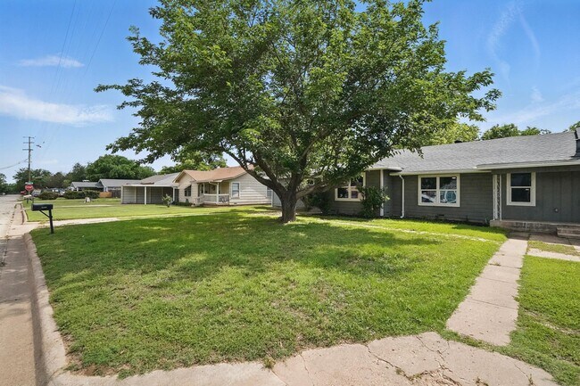 Foto del edificio - 2781 Beech St