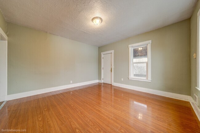 Foto del edificio - 802 Pine St