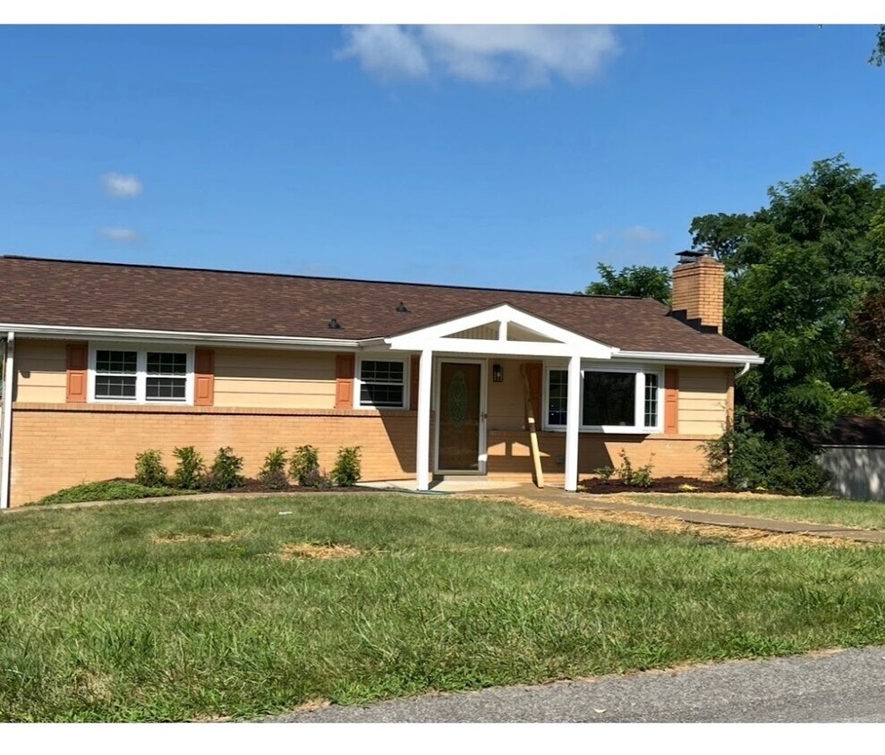 Photo - 101 Meadow St (Canonsburg, PA)