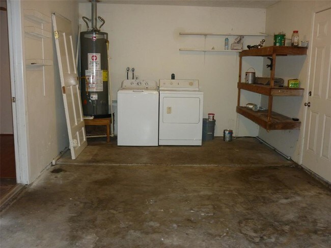 Building Photo - 754 Dezso Dr