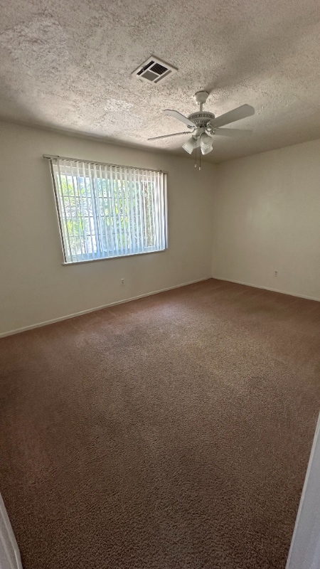 Building Photo - 4640 Clairemont Dr