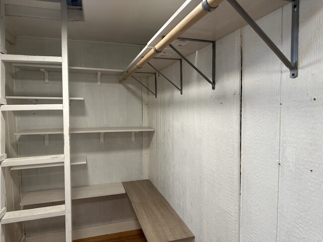 Building Photo - 2212 Gramercy Ave