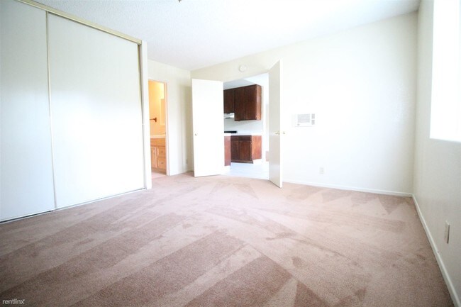 Building Photo - 15130 S Raymond Ave