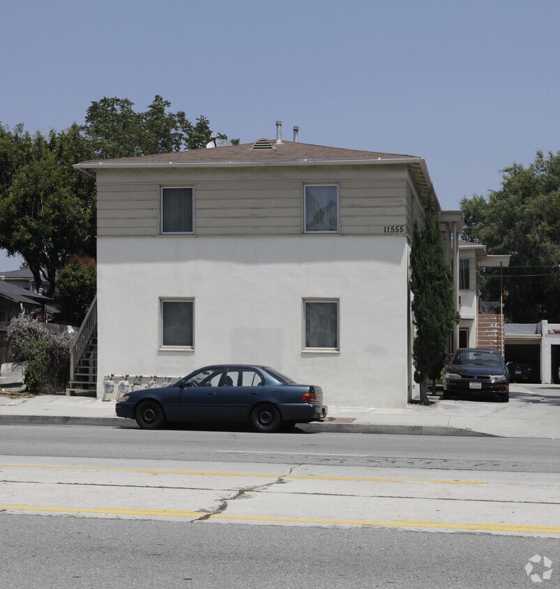 Foto del edificio - 11555 Burbank Blvd