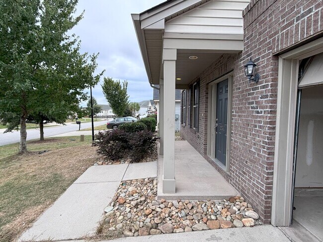 Foto del edificio - Magnificent Two Story Four Bedroom Home in Northeast Columbia!